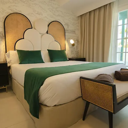 Estefania Boutique Hotel 4*